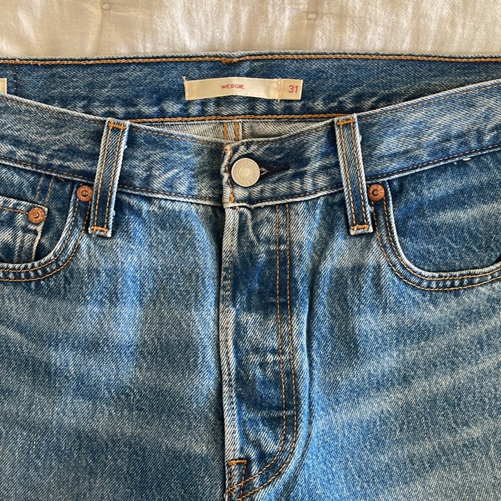 Levi’s Premium Wedgie Jean | High Rise | Size 31 - Picture 12 of 13